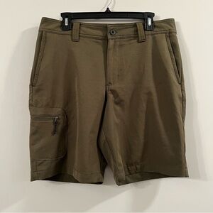 Men’s Magellan green flash front casual shorts size 32